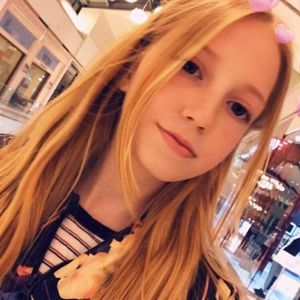 Meet your Posher, Nicoleta